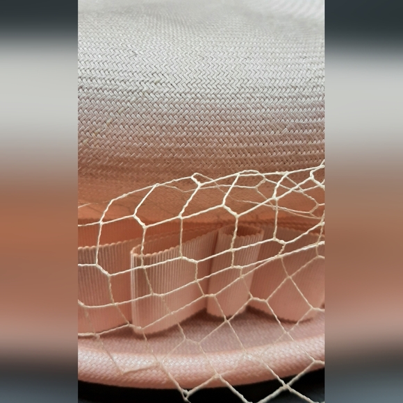 Pretty Pink Summer Women's Hat with Band Bow & Veil Short Brim Vintage - Picture 6 of 8